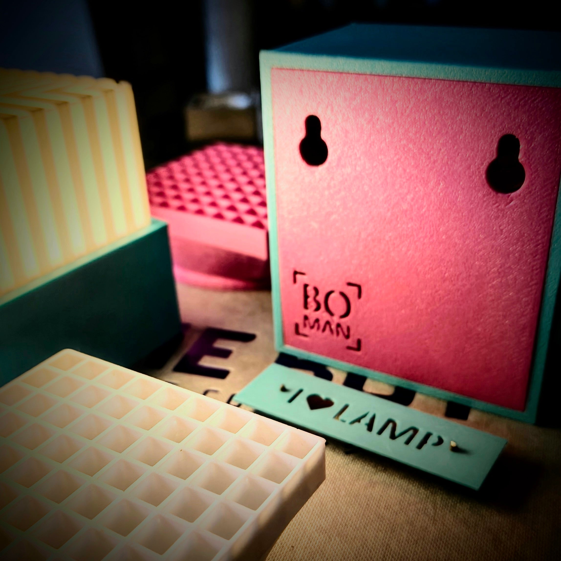 Modular Wall Lamp - oo1 -  [Turquoise & Magenta / White]