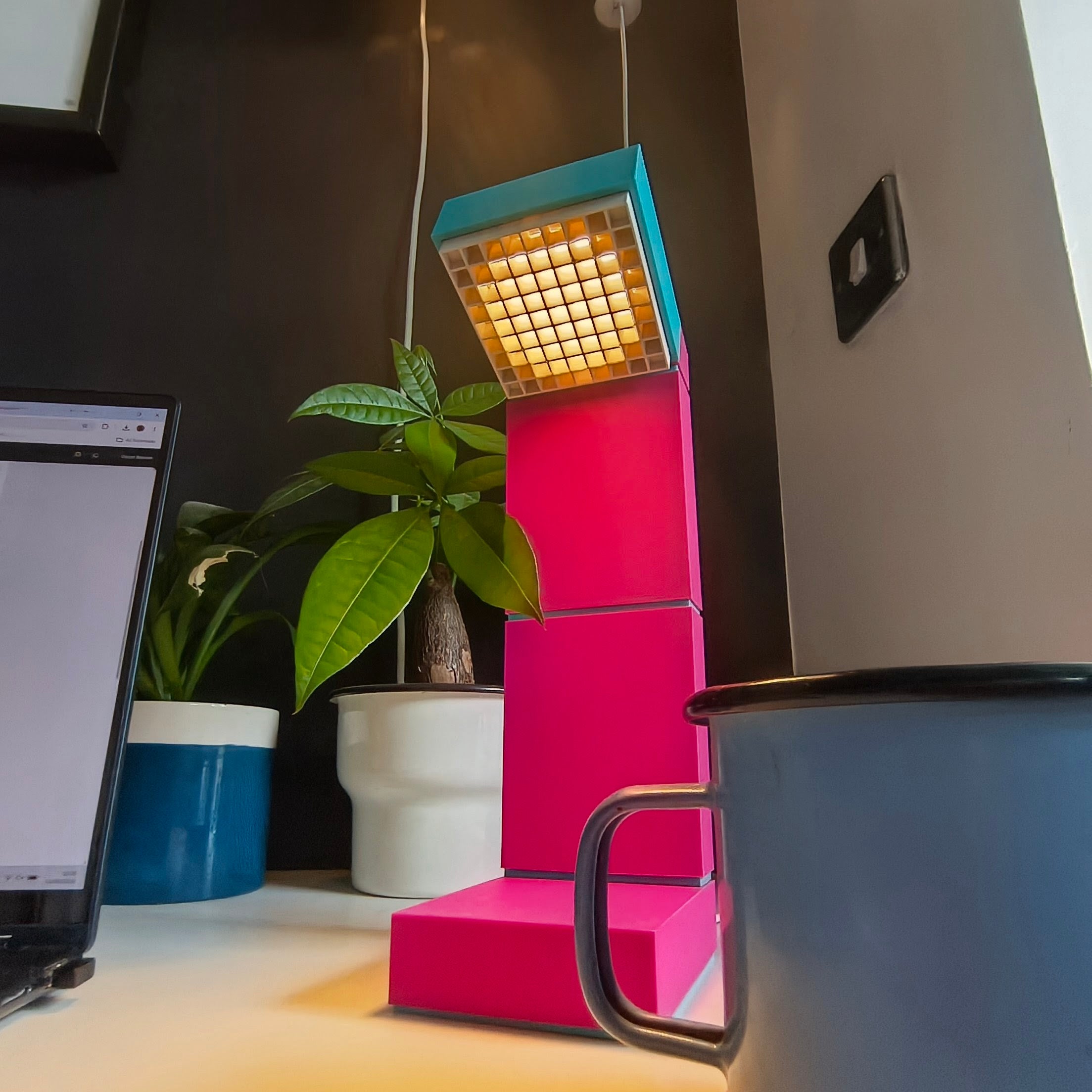 Desk Lamp oo2 - Bubblegum style